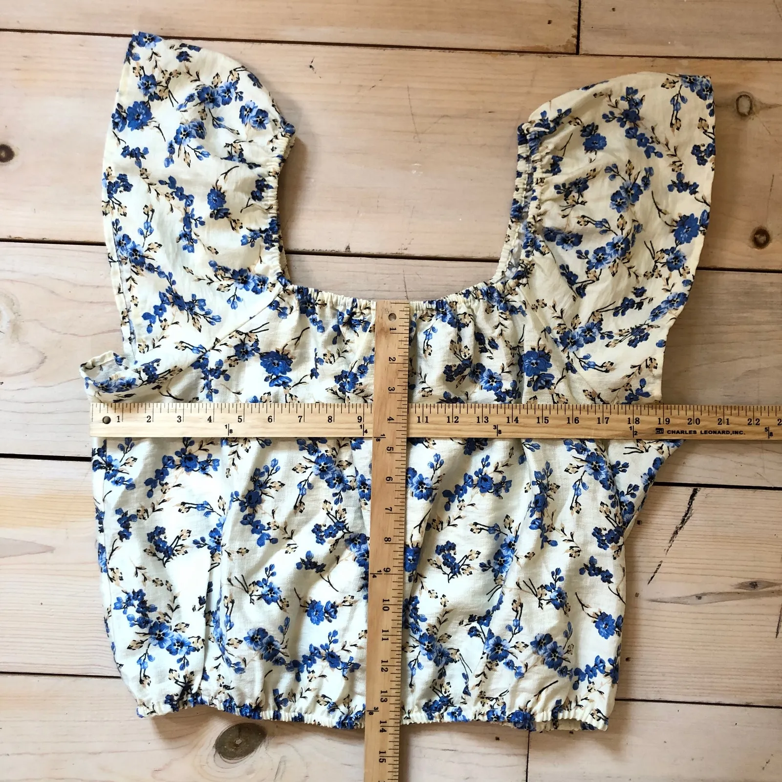 A New Day NWT Women's Cream Blue Floral Flutter Sleeve Blouse Size L - Image 7