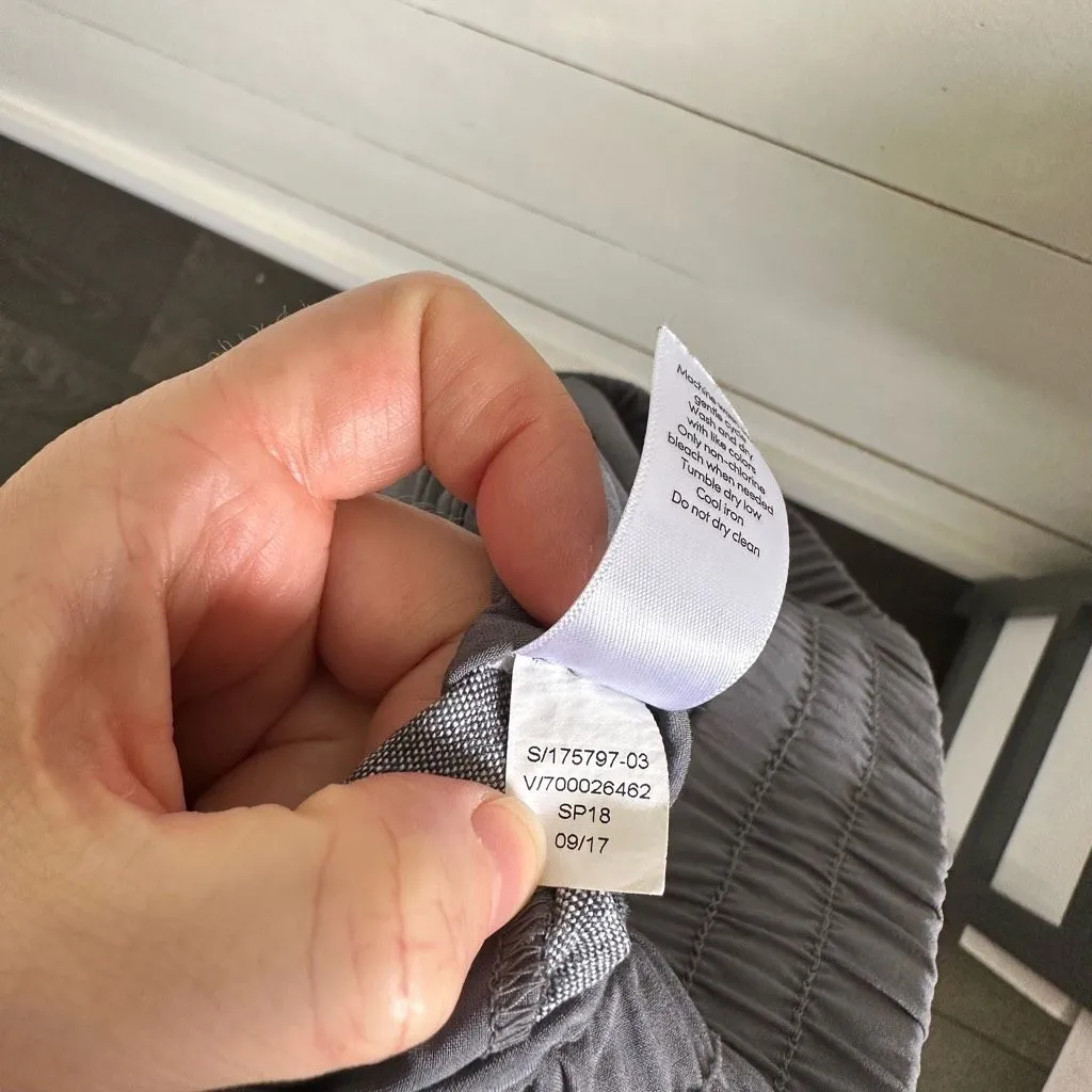 Athleta Gray Women’s 2 Bali Linen Shorts - Image 6