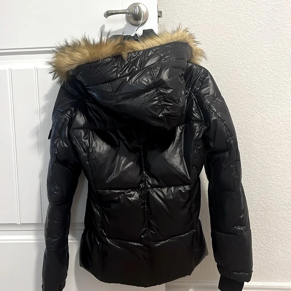 NWT Aqua Faux Fur Trim Gloss Puffer Jacket in Jet Black Size M New w/Tag $238 - Image 8