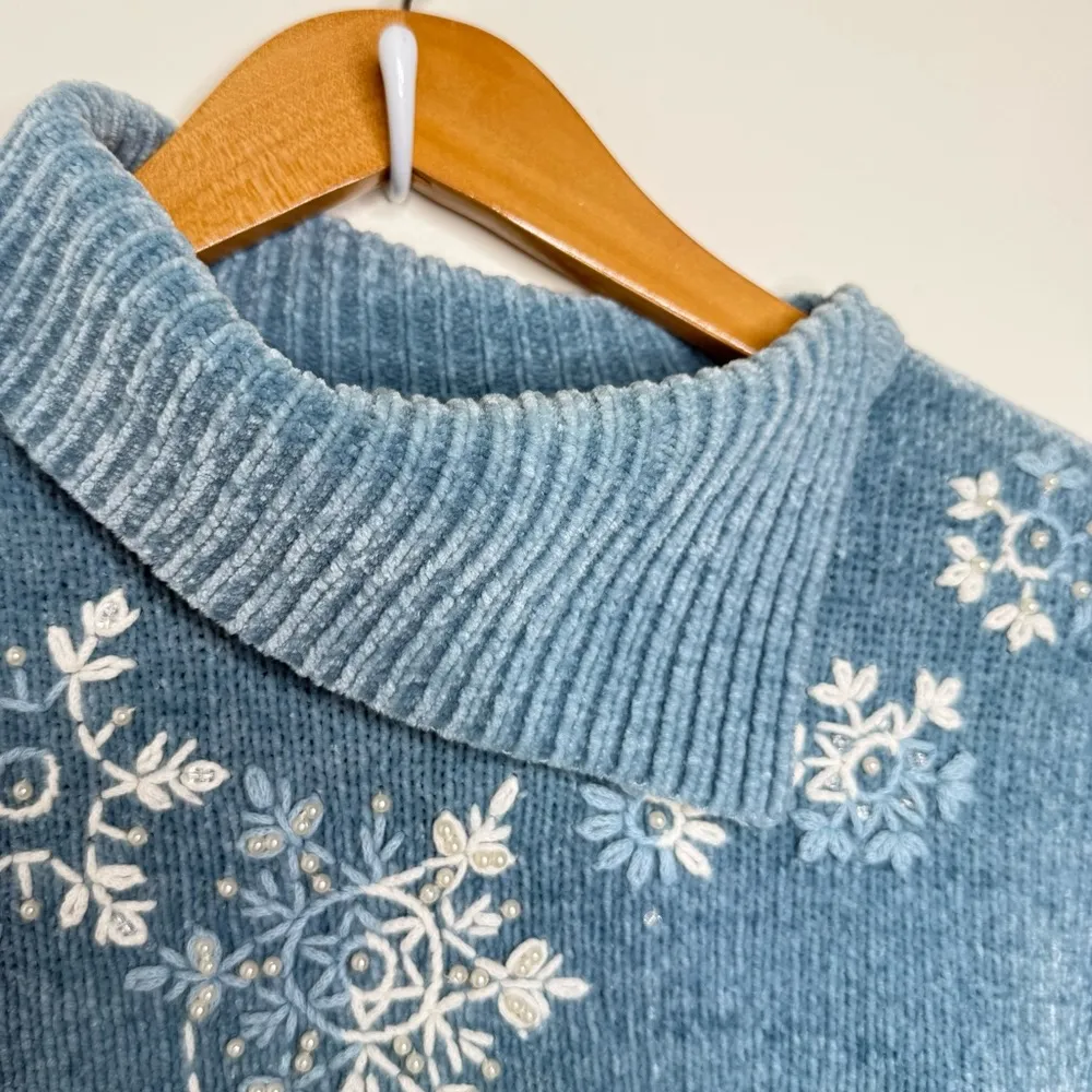 Alfred Dunner Blue Chenille Beaded Sweater Snowflakes Size Medium Embroidered - Image 5