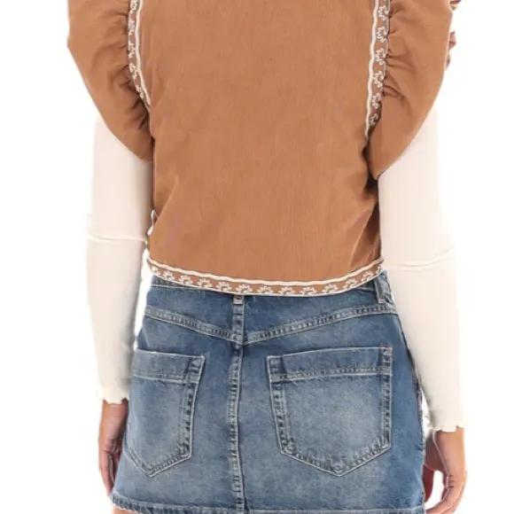 Camel Embroidered Ruffle Sleeve Vest Size M - Image 4