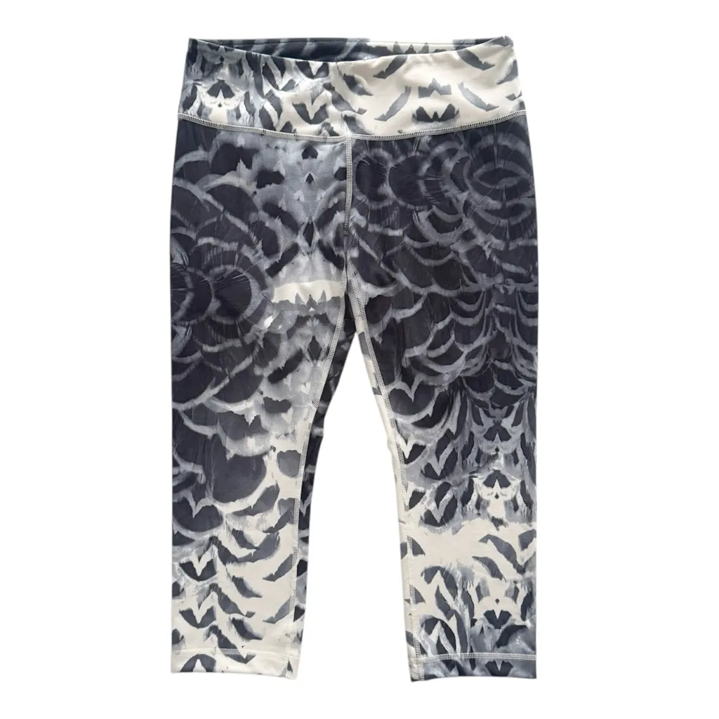 lululemon Wunder Under Crop in the "Pretty Plume Angel Wing Black" size 10 - Image 2