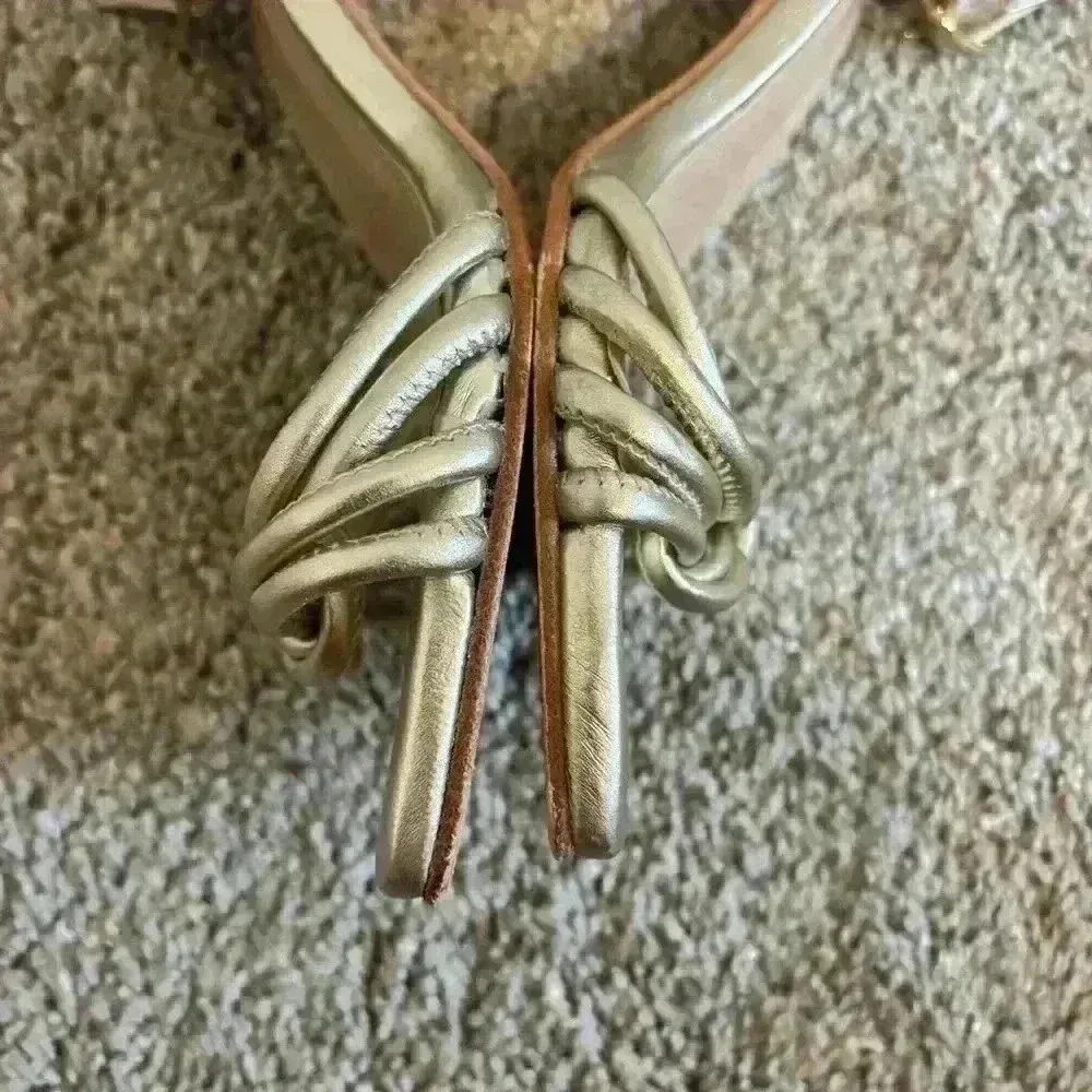 J.McLaughlin Fiala Leather Sandal in Champagne Gold Metallic Leather Size 6 - Image 9