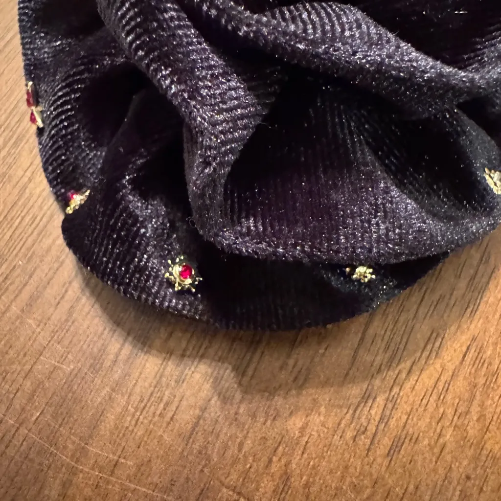 Free People NWT 5 Pair Earring Studs Rosette in Black - Image 6