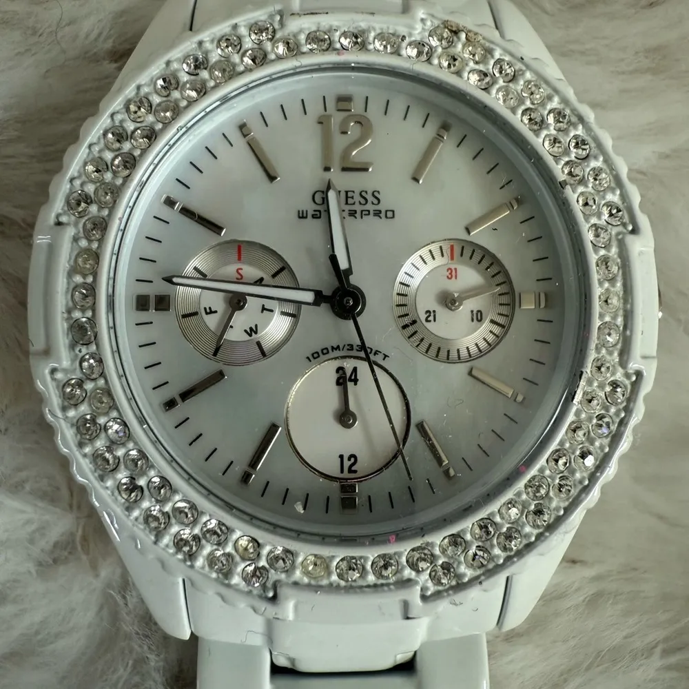 Guess White Waterpro Chronograph-Style Watch with Rhinestone Bezel - Image 2