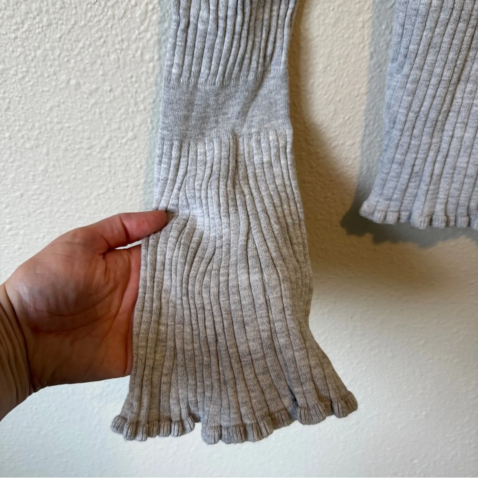 Paige Grey Ribbed Bell Sleeve Sweater Womens L Casual Classic Preppy PulloverZ - Image 4