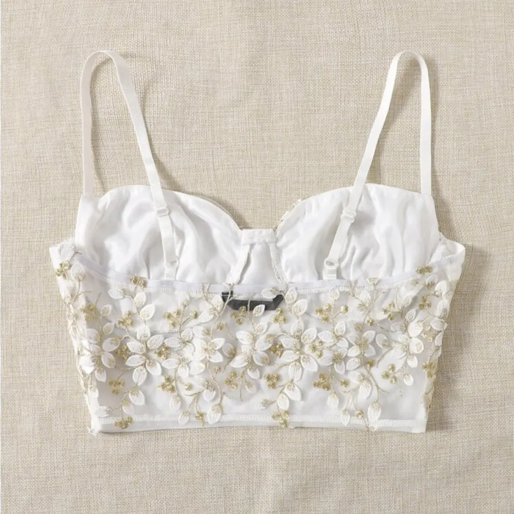 white and gold floral sparkle cropped tank top size small - Image 2