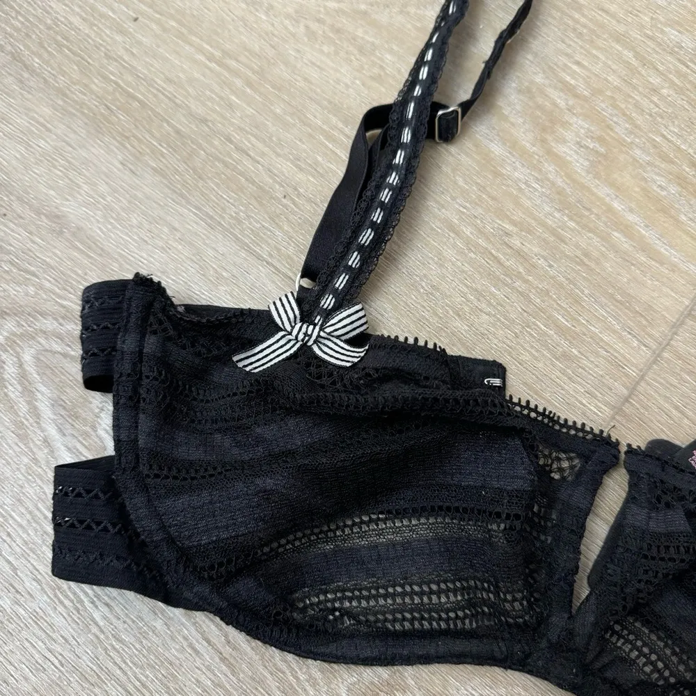 Victoria’s Secret Unlined Sheer Black Lace Bows Bralette Bra - Image 3