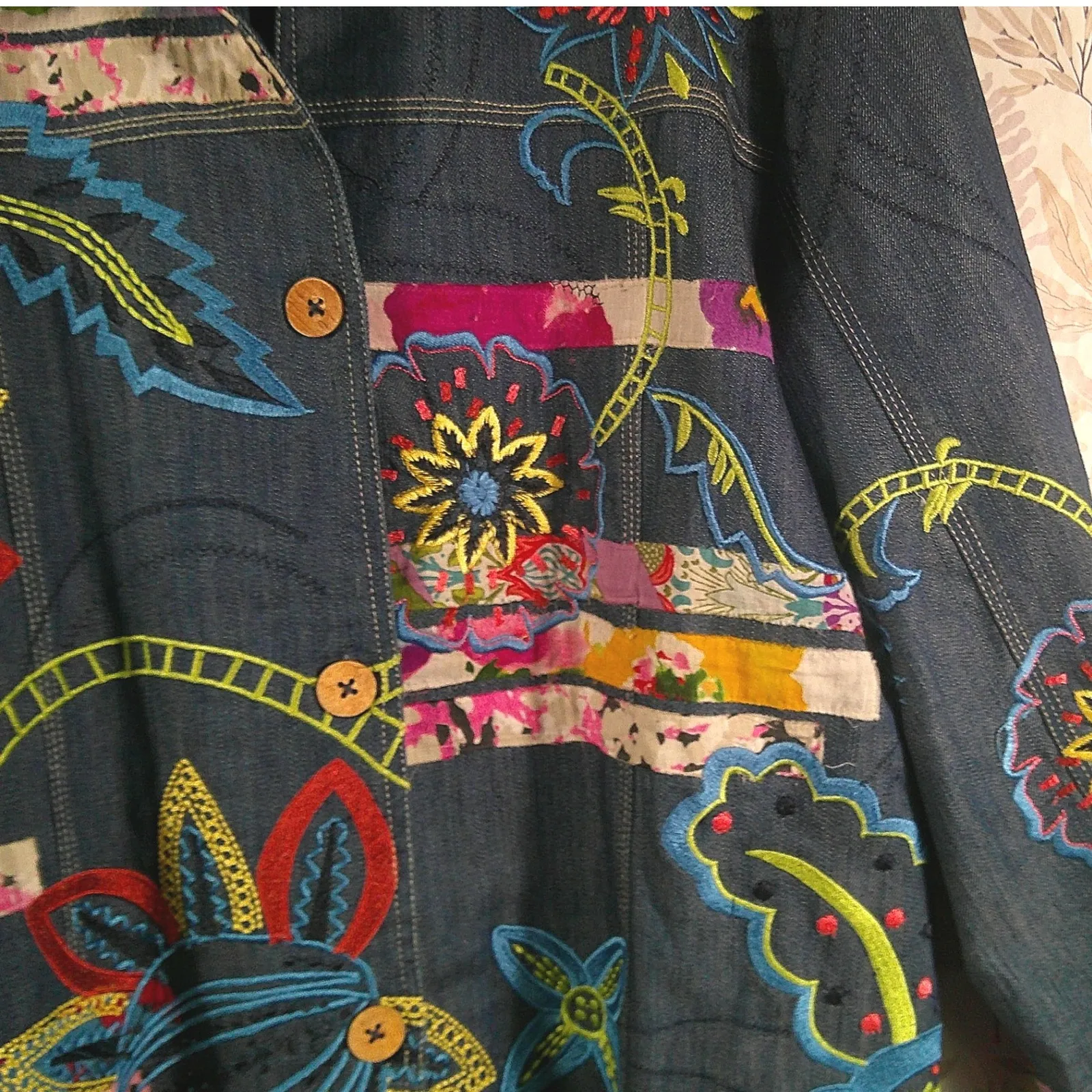 Nomi Thompson Embroidered Patchwork Denim Jacket Multicolor Floral Appliqué L Blue Size L - Image 4