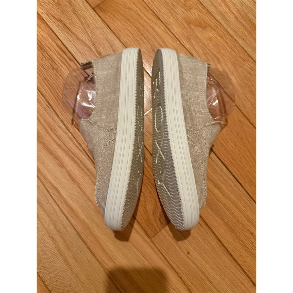 Roxy Women's Beige Slip-On Casual Shoes Size 7 US Frayed Edge Detail - Image 3