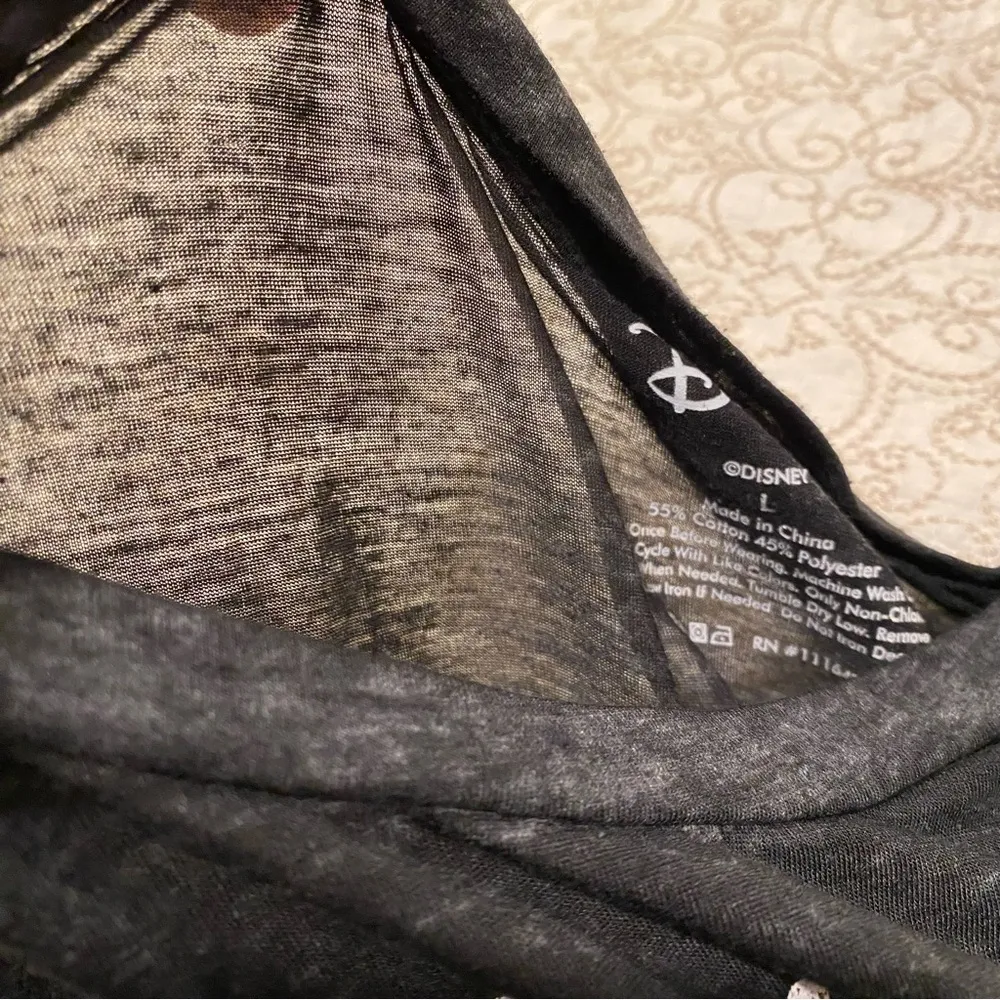 Disney Women’s Hakuna Matata Muscle Tee Size Large - Image 9