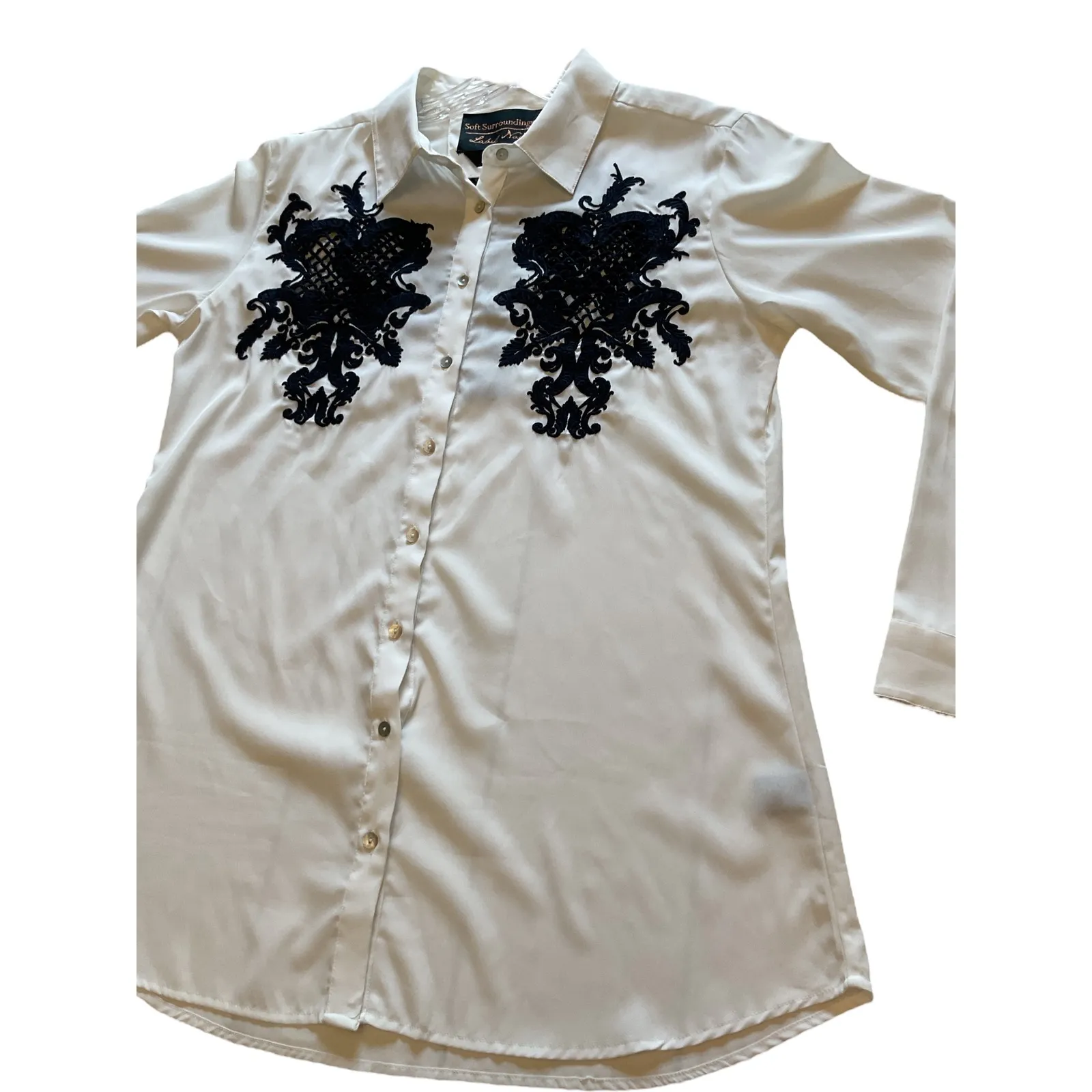 Soft Surroundings Label Noir White Button Down Shirt Blue Lace Detail - Image 6
