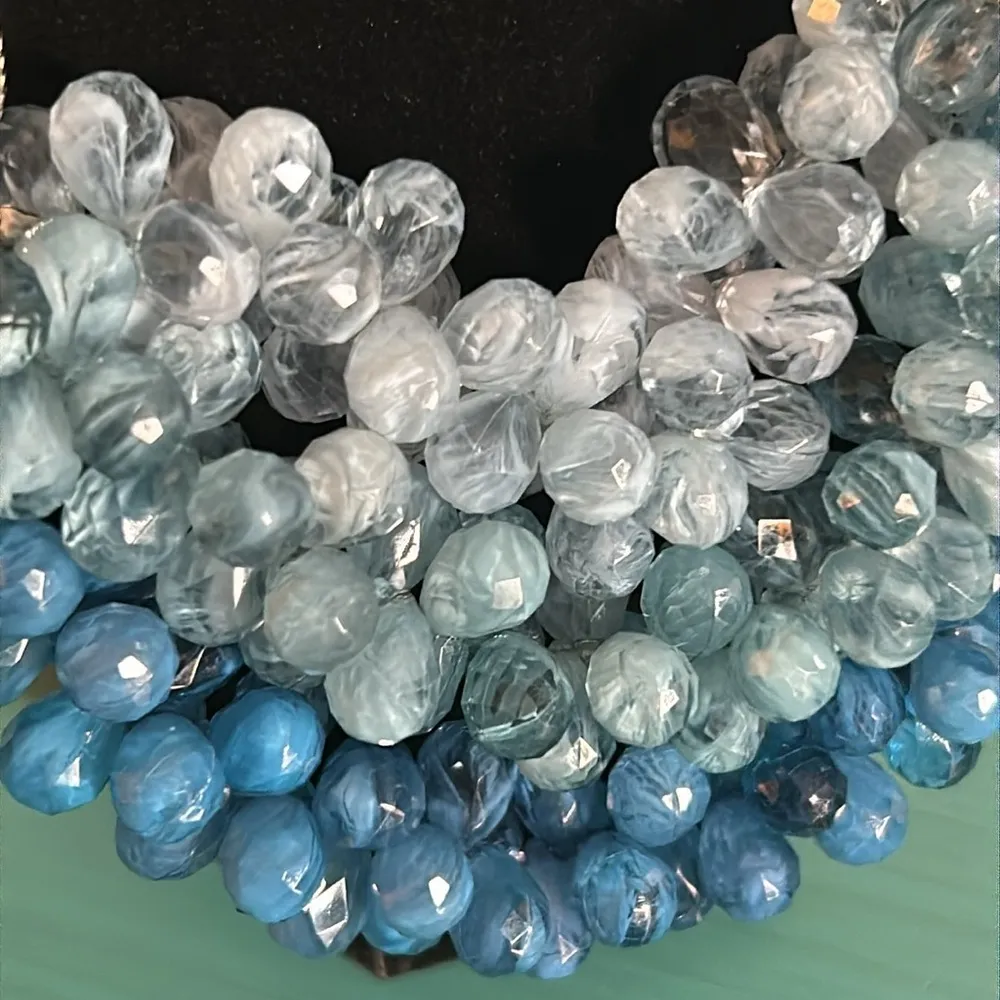 Faceted Ocean Blues Statement Necklace on Silver Tone Oval Link Chain - Image 5