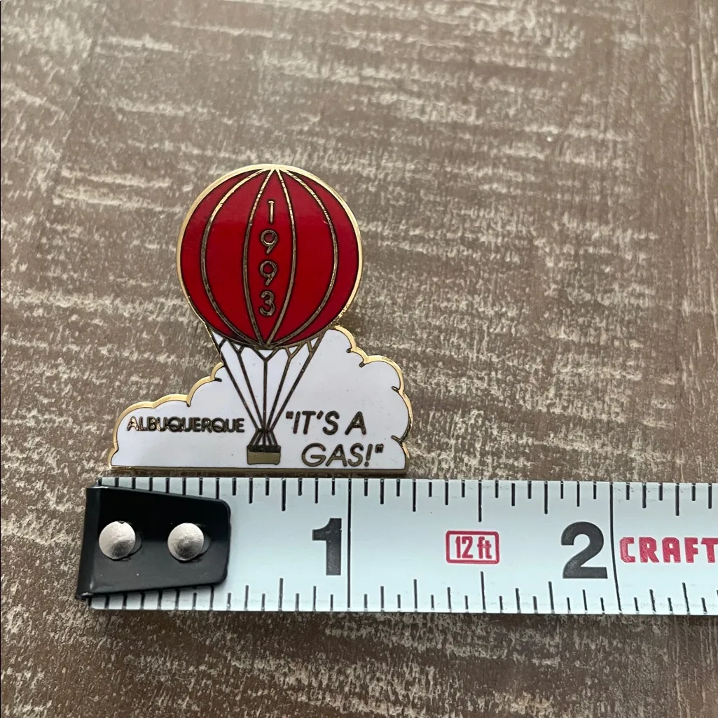 Vintage 1993 Albuquerque Hot Air Balloon Festival Pin
“It’s a Gas!” Red - Image 3