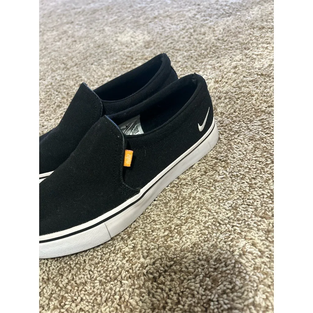 Nike Court Royale Slip-On Sneakers Women's Size 6.5 Black Low Top Athletic - Image 3