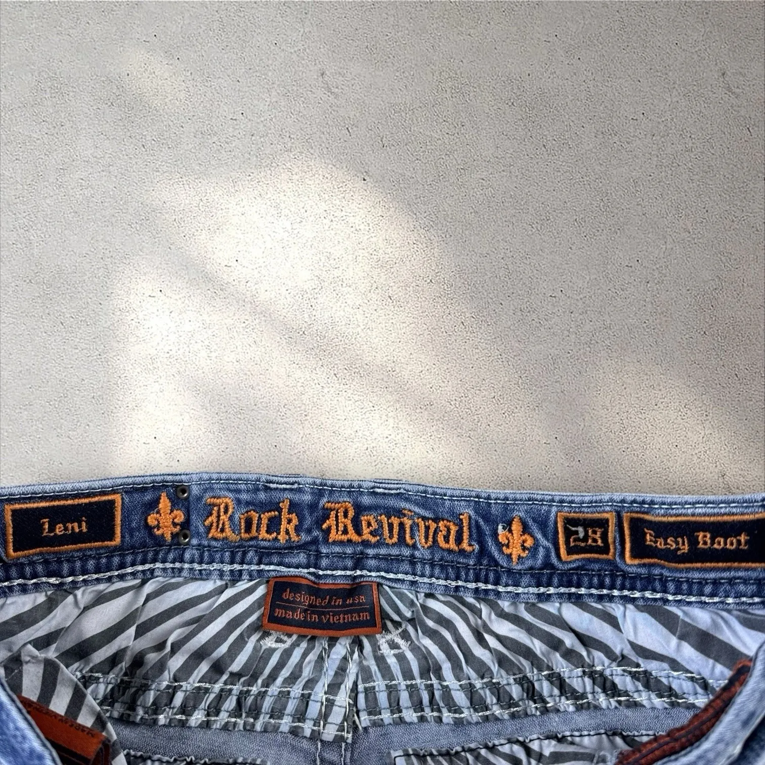 Rock Revival Leni Easy Boot Jeans Women's 28x30 Bootcut Rhinestones Y2k Vintage - Image 3