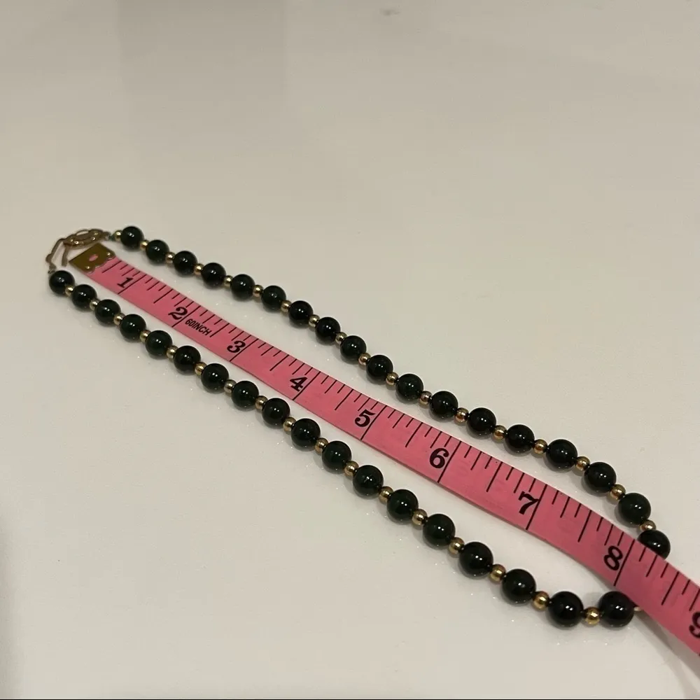 Vintage Chalcedony dark green beads short 8” necklace, unbranded - Image 8