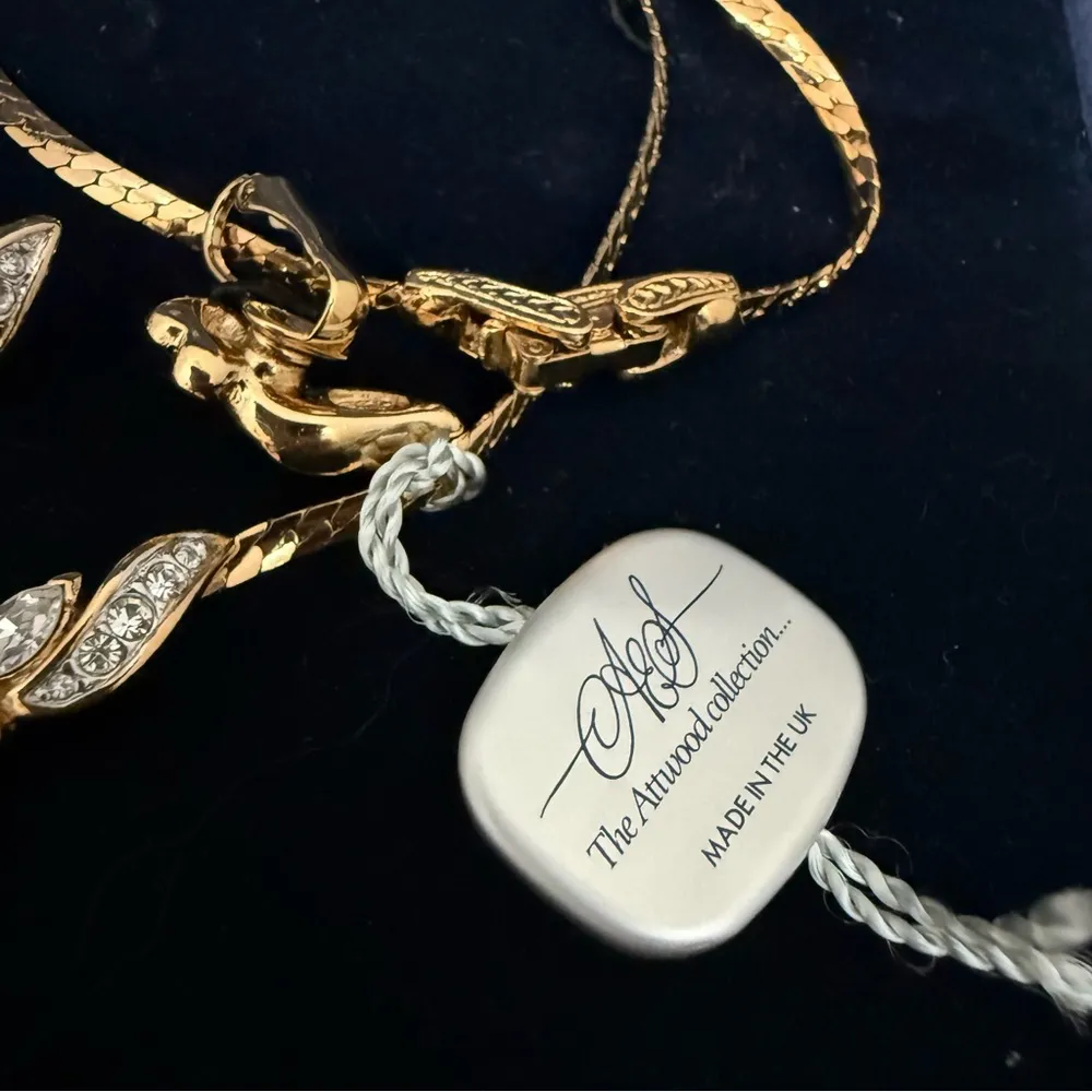 Vintage A&S ATTWOOD & SAWYER Clear Swarovski Crystal Necklace & Earrings w/ Box Gold - Image 4