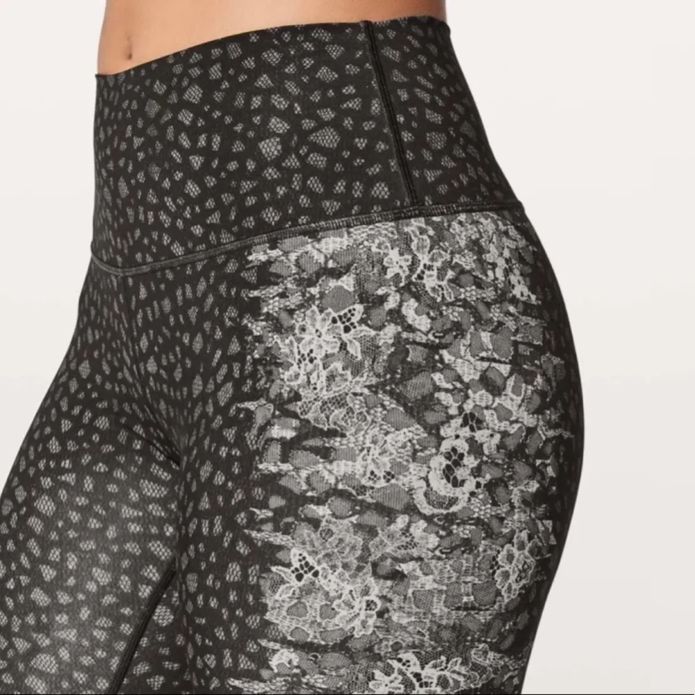 Lululemon Ice Gray Black Overlace Wunder Under High Rise 28" Tights Leggings - Image 2