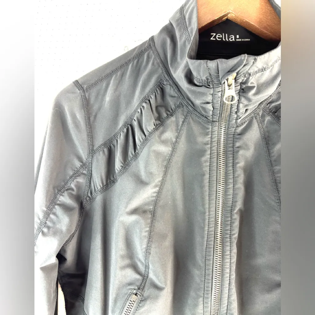 Zella S Running Zip Front Ruched Textured Black Jacket - Image 9
