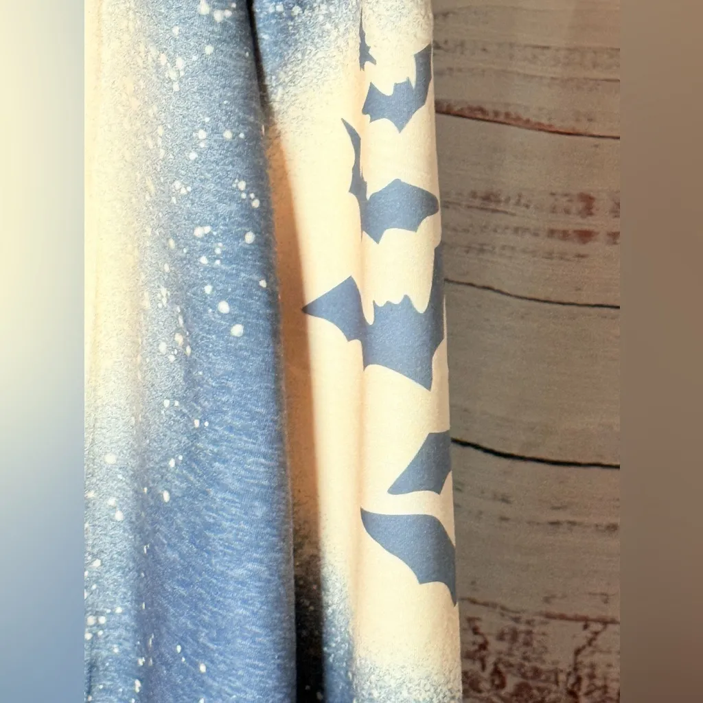 Blue and White Graphic Skeleton Sweatshirt Size 2X - Image 4