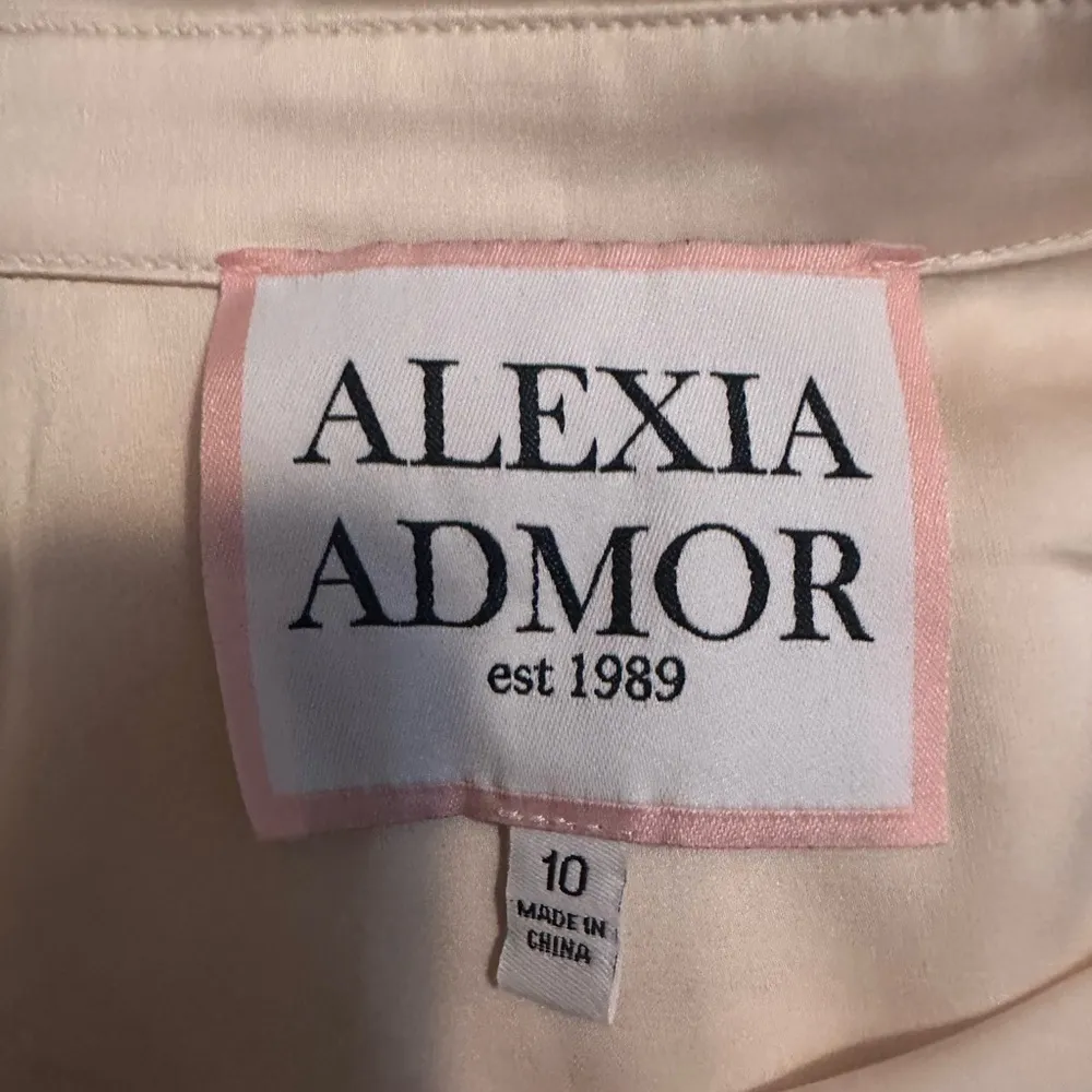 Alexia Admor Satin Classic Button Down Shirt Size 10 - Image 4