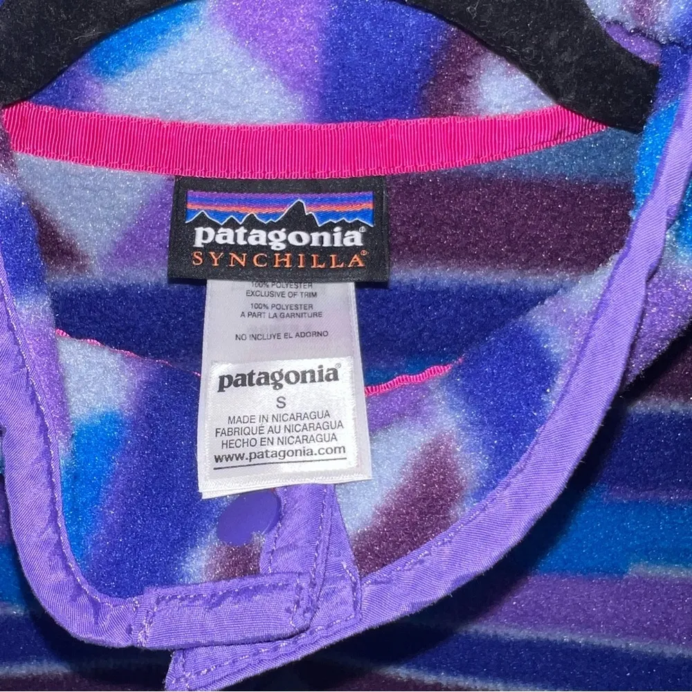 Patagonia | Lightweight Synchilla Snap-T Pullover Small Geometric Pattern - Image 5