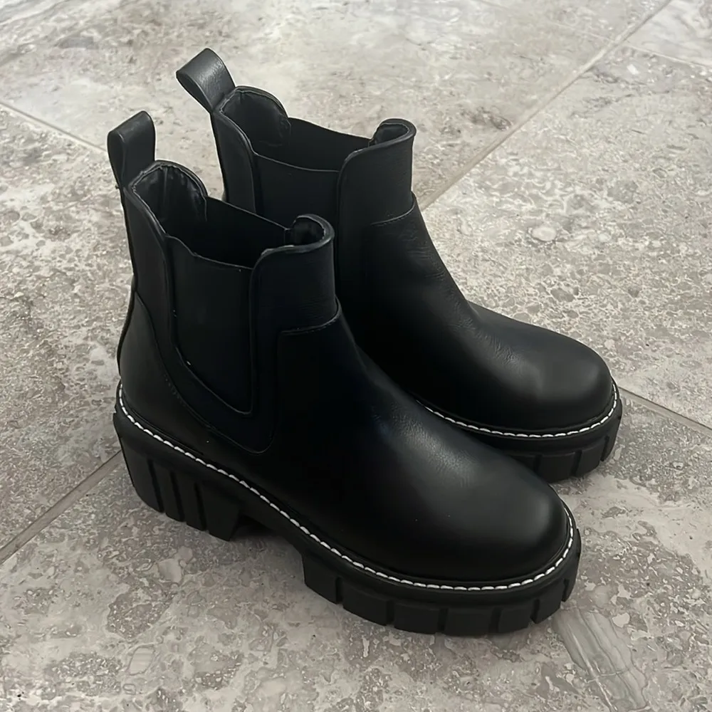 NEW BCBG Women's Ulysa Lug Sole Chelsea Booties, Size 5.5M / 35.5M New w/o Box $ - Image 9