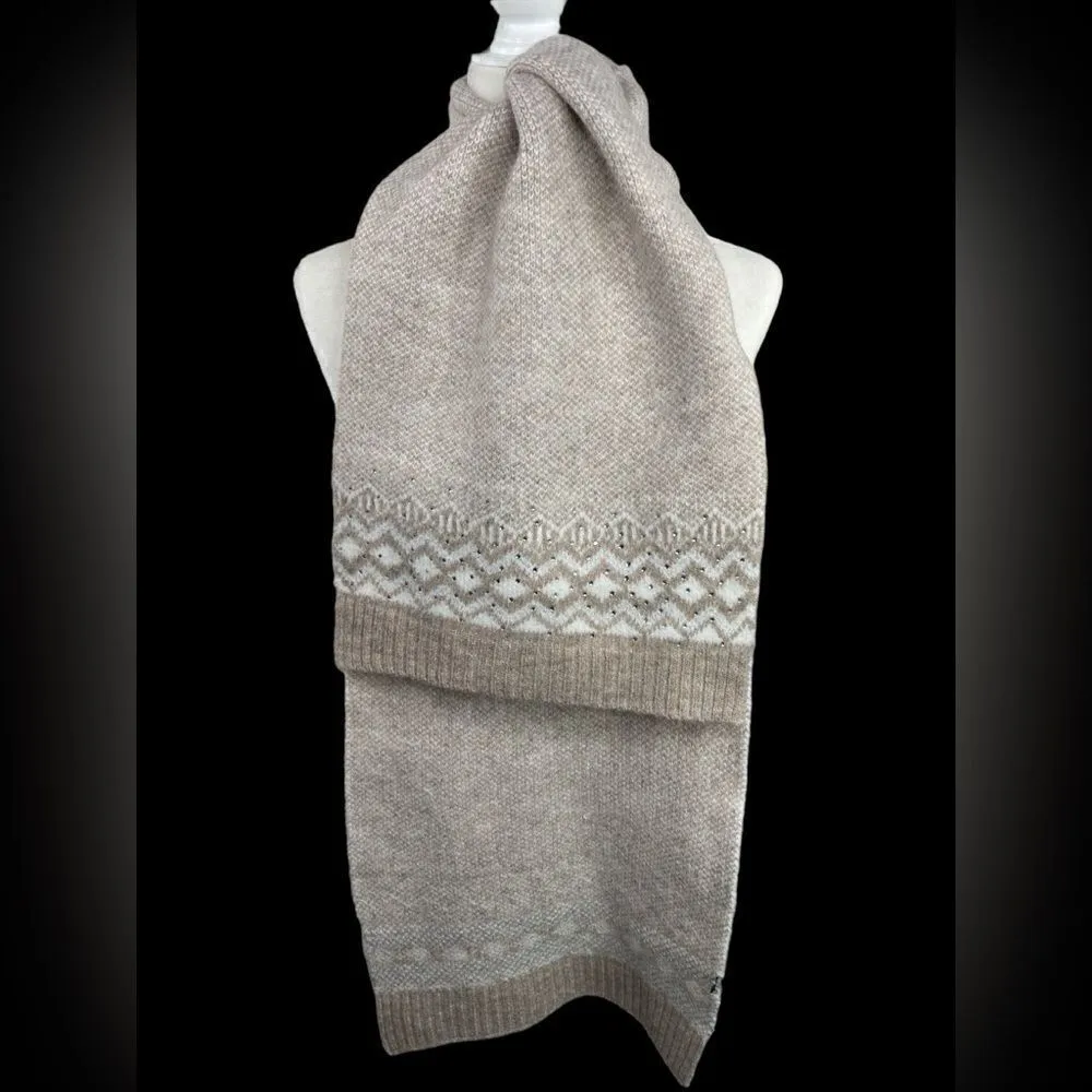 Scarf Rectangular Tight Knit with Embellishments detail OS - Image 4