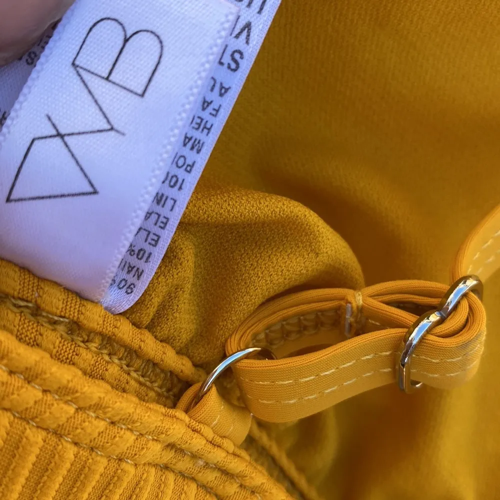 Stunning Yellow/Orange Bikini Top Tie Front great texture Sz M Vibrant Rio Yellow Size M - Image 5