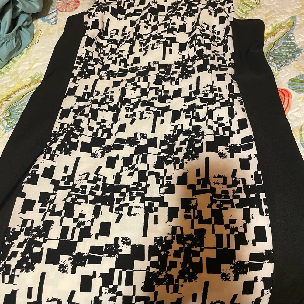 Stylish Black and White Patterned Dress - Image 8