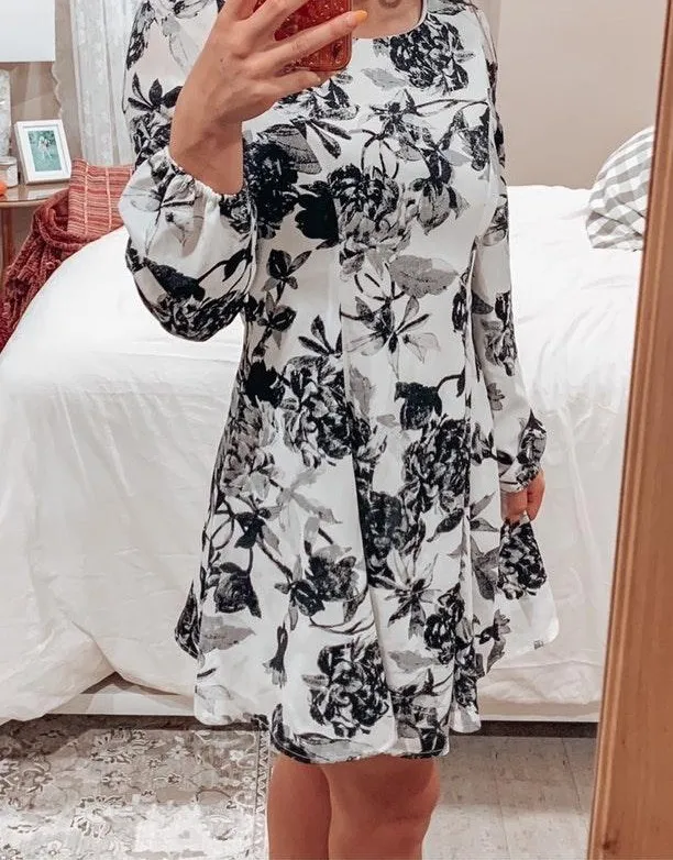 Everly Black and White Floral Dress - Image 2