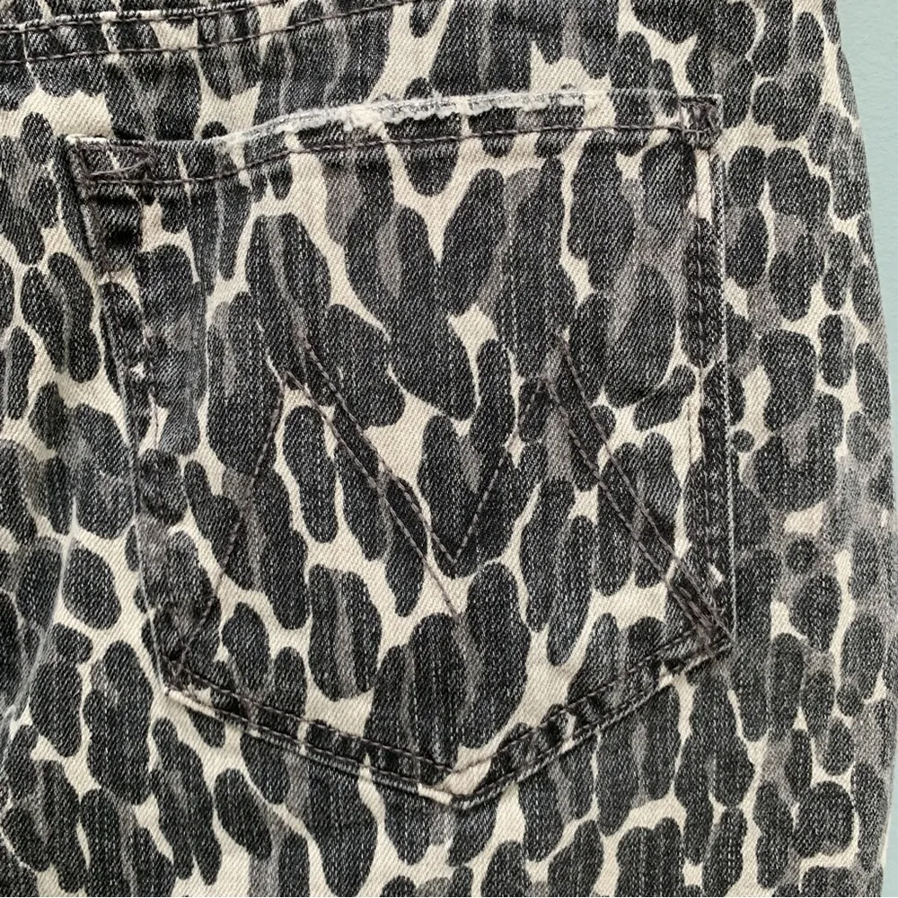 MOTHER The Vagabond Mini Fray Mob Wife Skirt Spot On 31 - Image 10