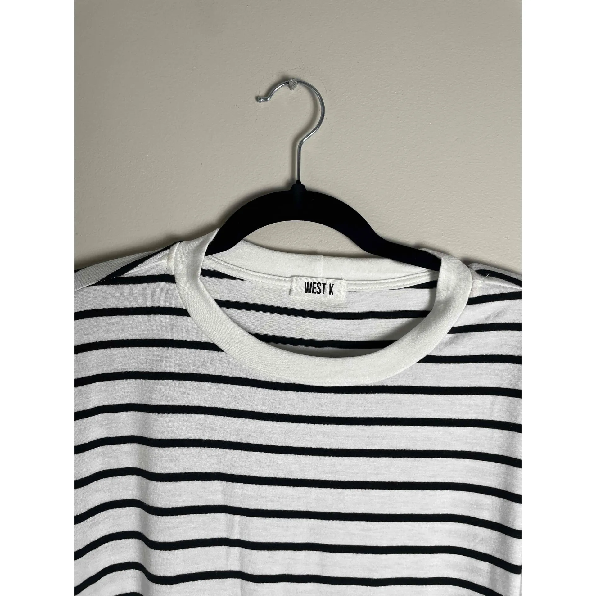 New West K Women's Black White Striped Long‎ Flutter Sleeve Crew Neck Top Medium - Image 3