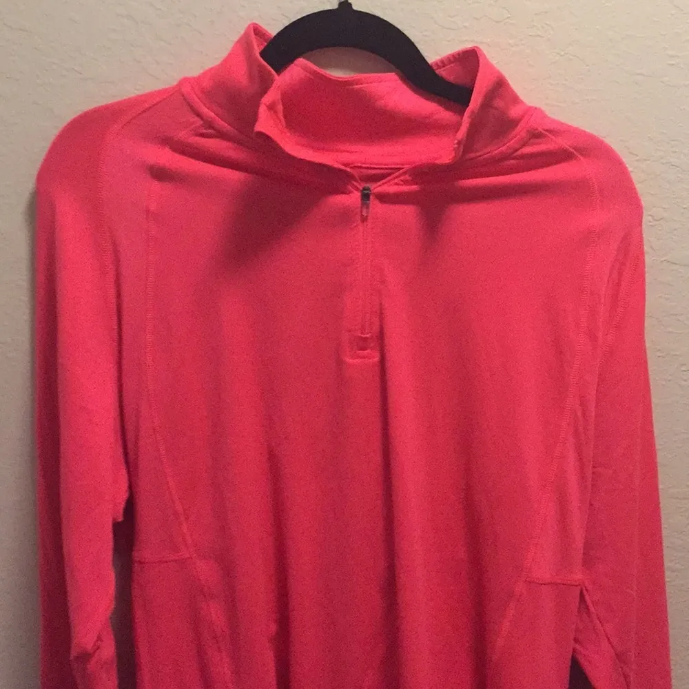Neon pink workout pullover. Size XL - Image 4
