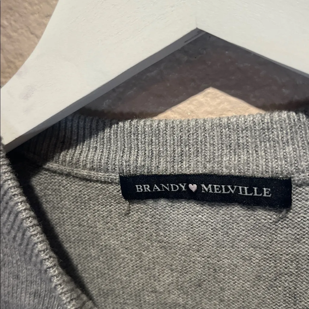 Brandy Melville Women’s Gray Cropped Cardigan Size XS - Image 6