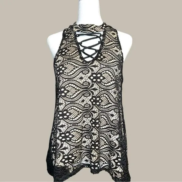 Rue 21 super cute sleeveless lace top with lace up design in front of! - Image 2