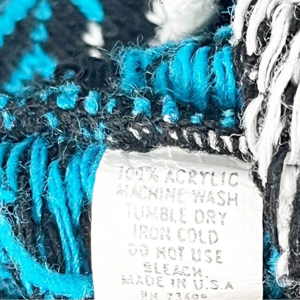 CLASSIC ESSENTIALS Vintage Long Sleeves Fair Isle Snowflake Crewneck Sweater Size M - Image 4