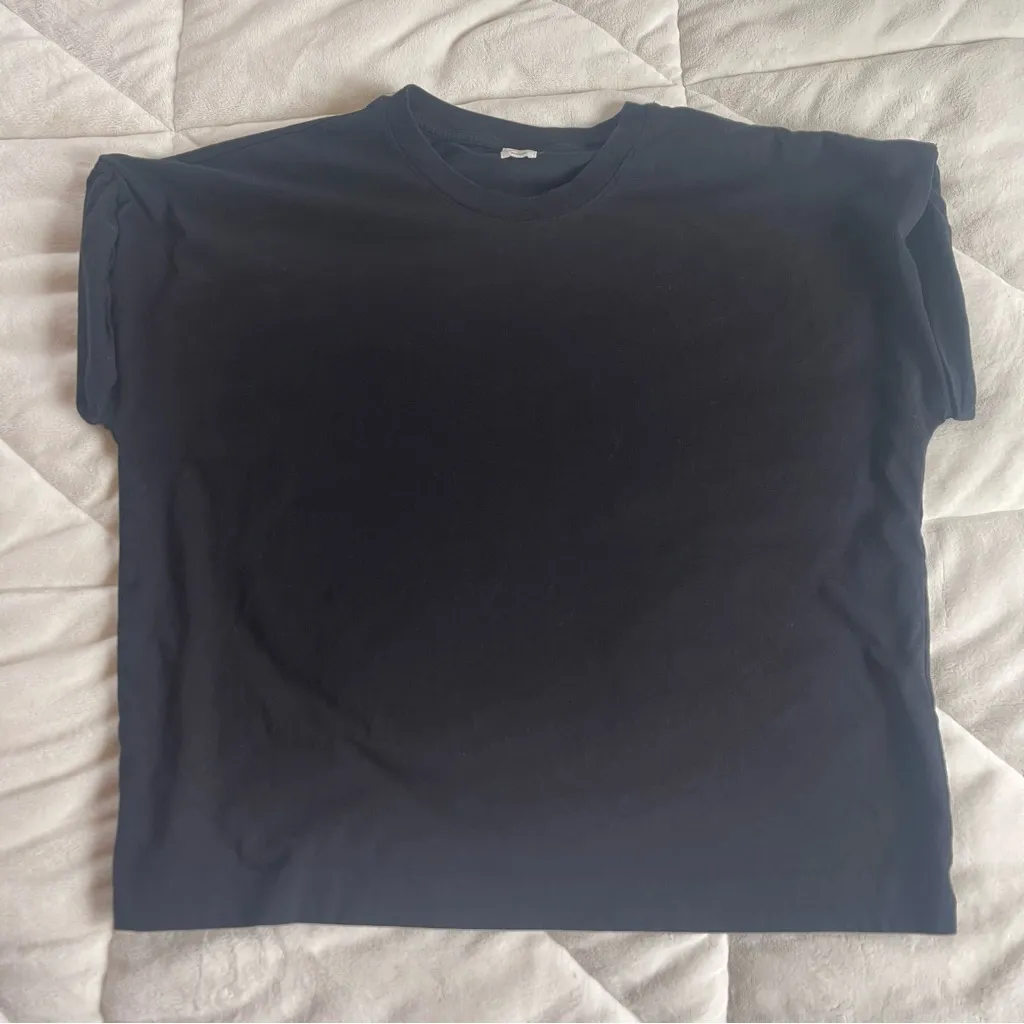 Wilfred Large Solid Black Short Cuffed Sleeve Tee - Image 2