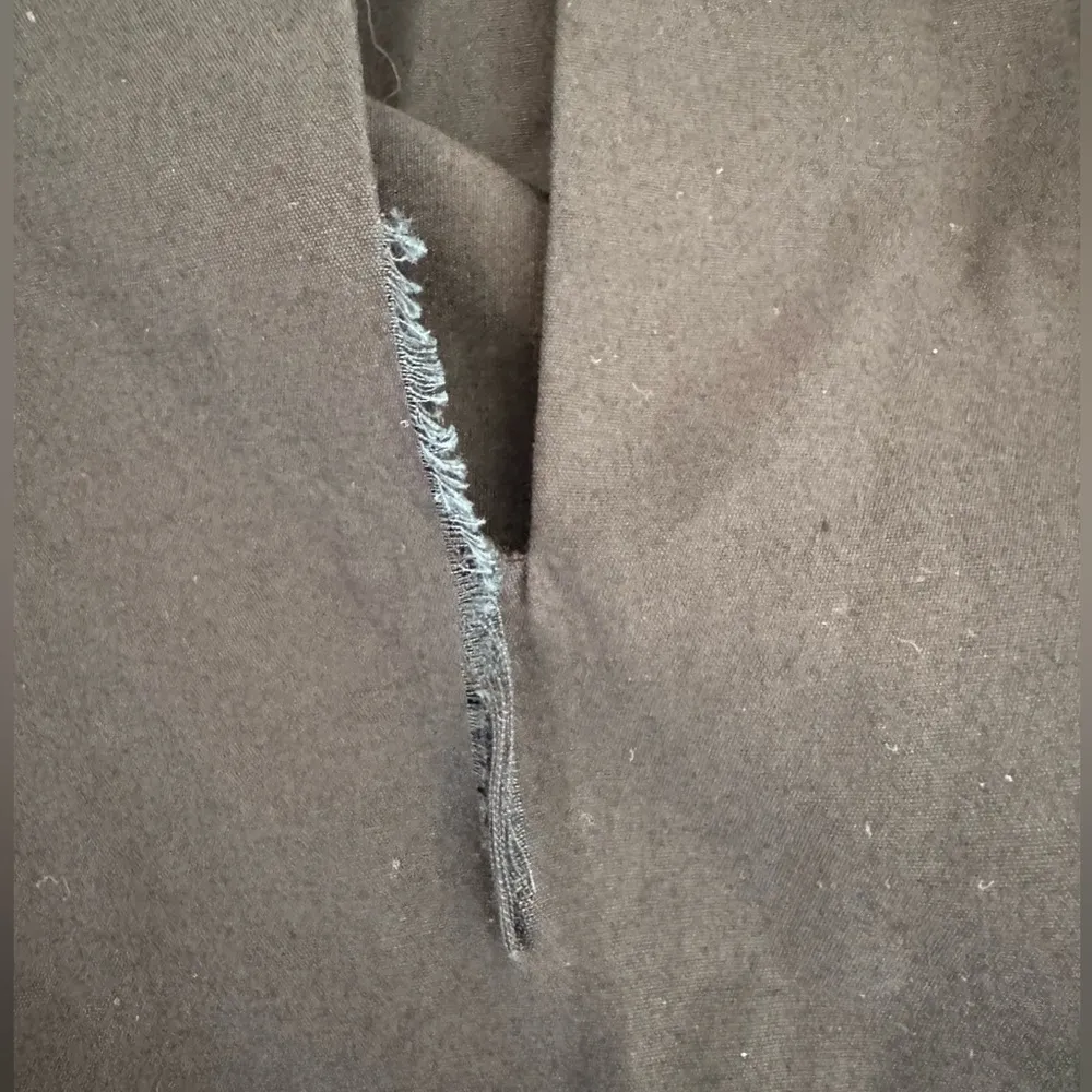 NWOT Madewell Women’s Bubble-Sleeve Top Poplin 8 Black V neck seam needs repair - Image 12