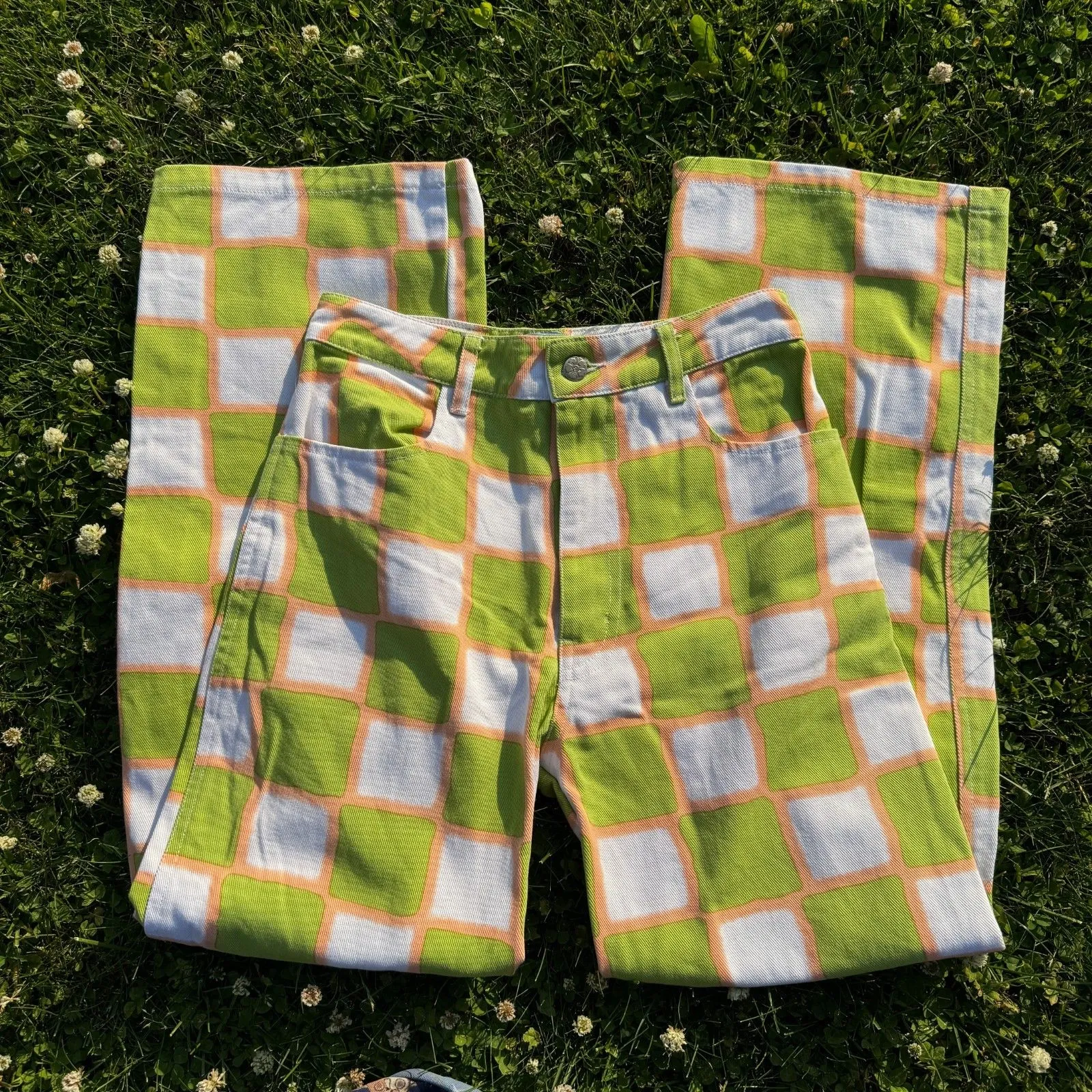 Emma Mulholland on Holiday - Image 2