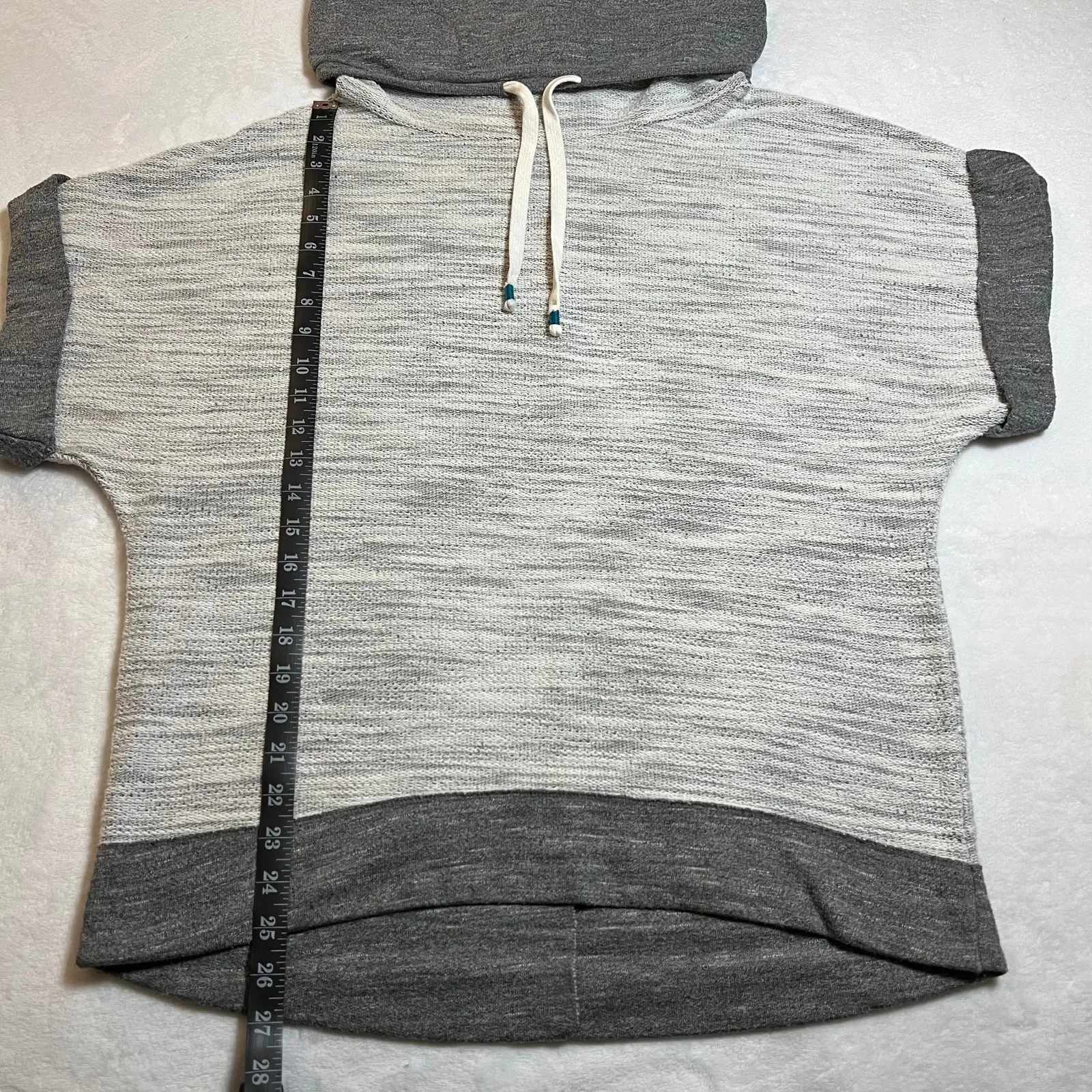 Calvin Klein Jeans Women's Turtleneck Short Sleeve Sweatshirt Size Medium Casual - Image 7