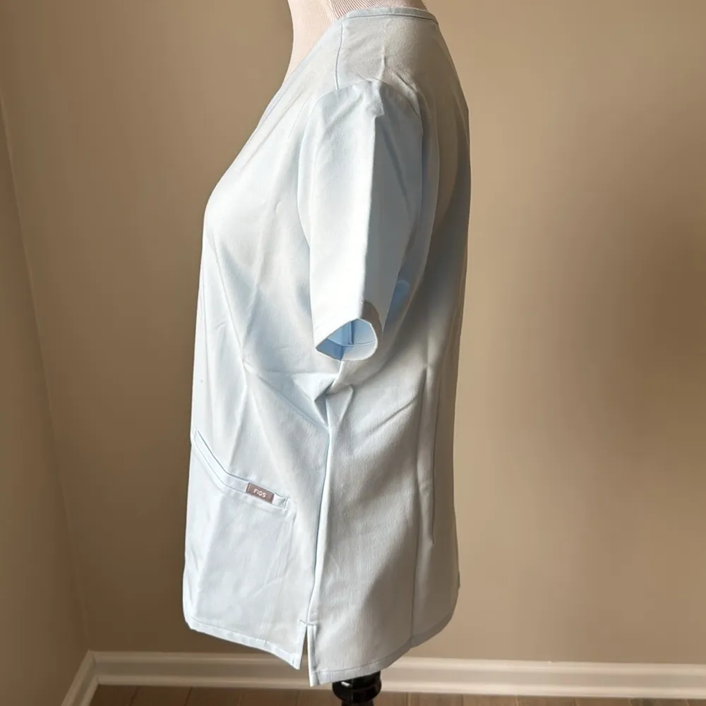 FIGS  Technical Casma Three Pocket Scrub Top - Image 2