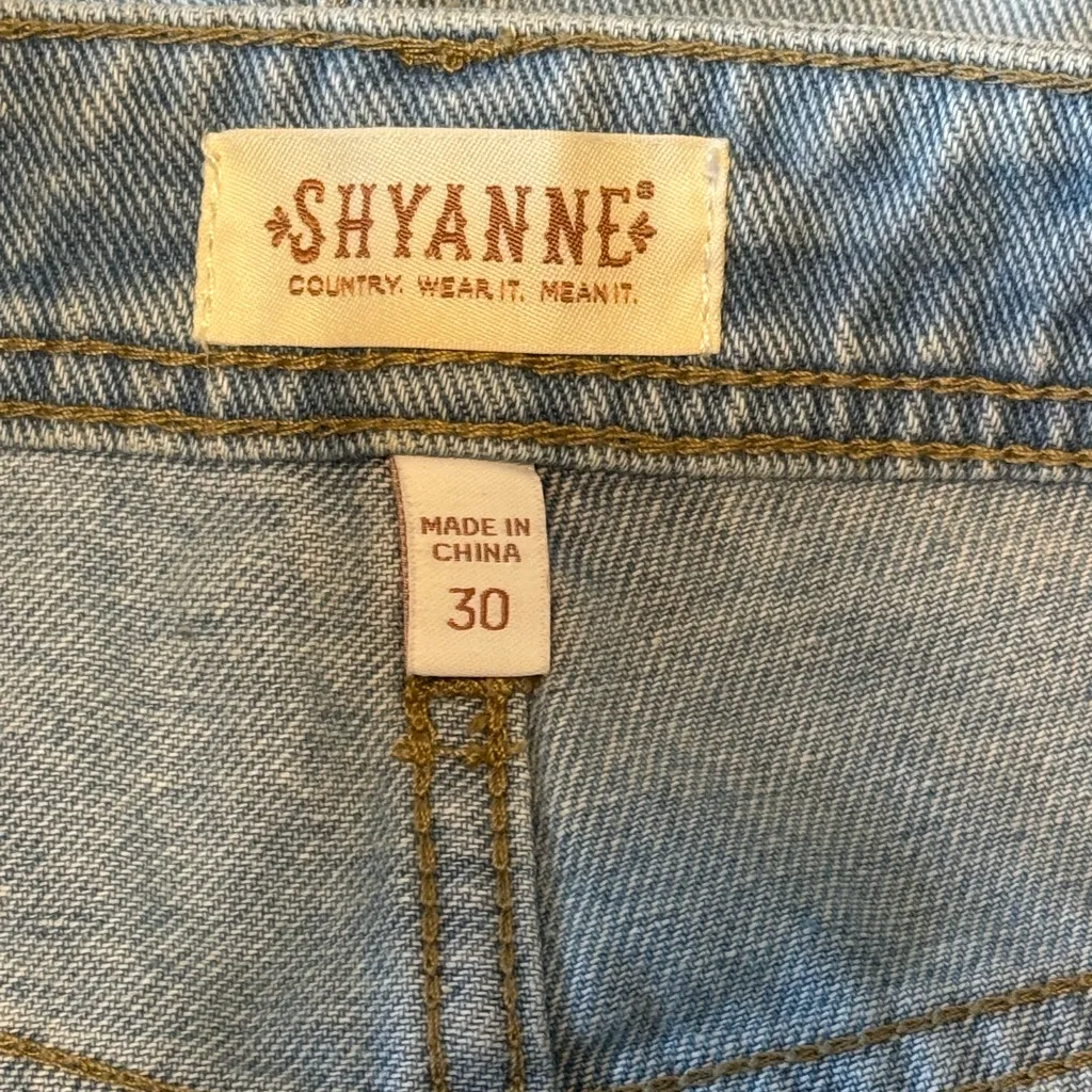Shyanne High Rise Countey Style Frayed Raw Hem Blue Jean Denim Shorts Size 30 - Image 4