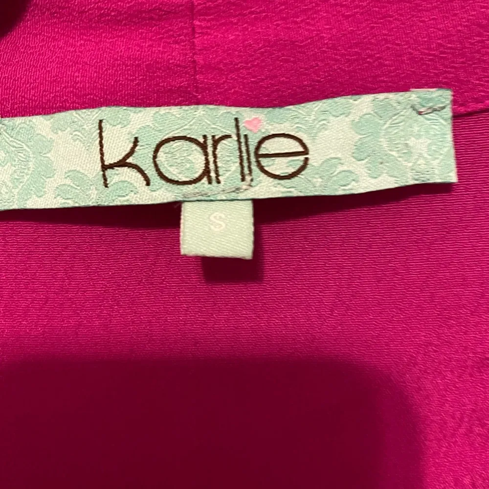 Karlie pink top in small - Image 4