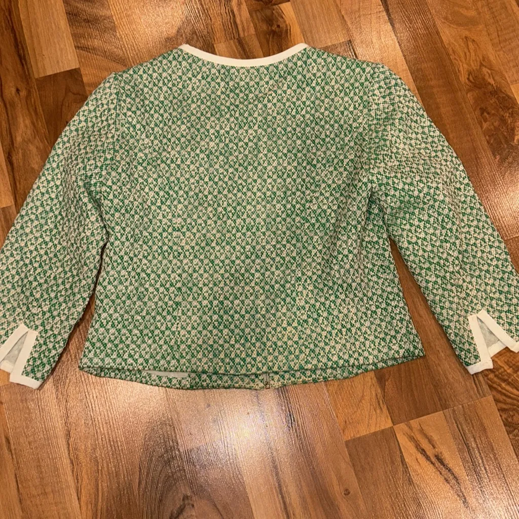 CAbi women’s green tween jacket zip up, crop size 4,‎ spring, work, casual - Image 8