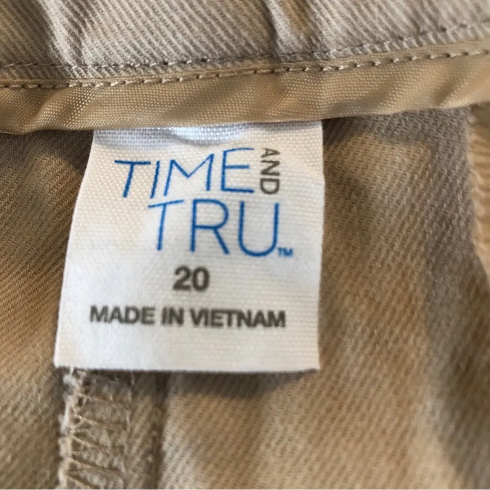 TIME and TRU Womens Cropped Pants Size 20 Beige Zipped Front Pockets New - Image 8