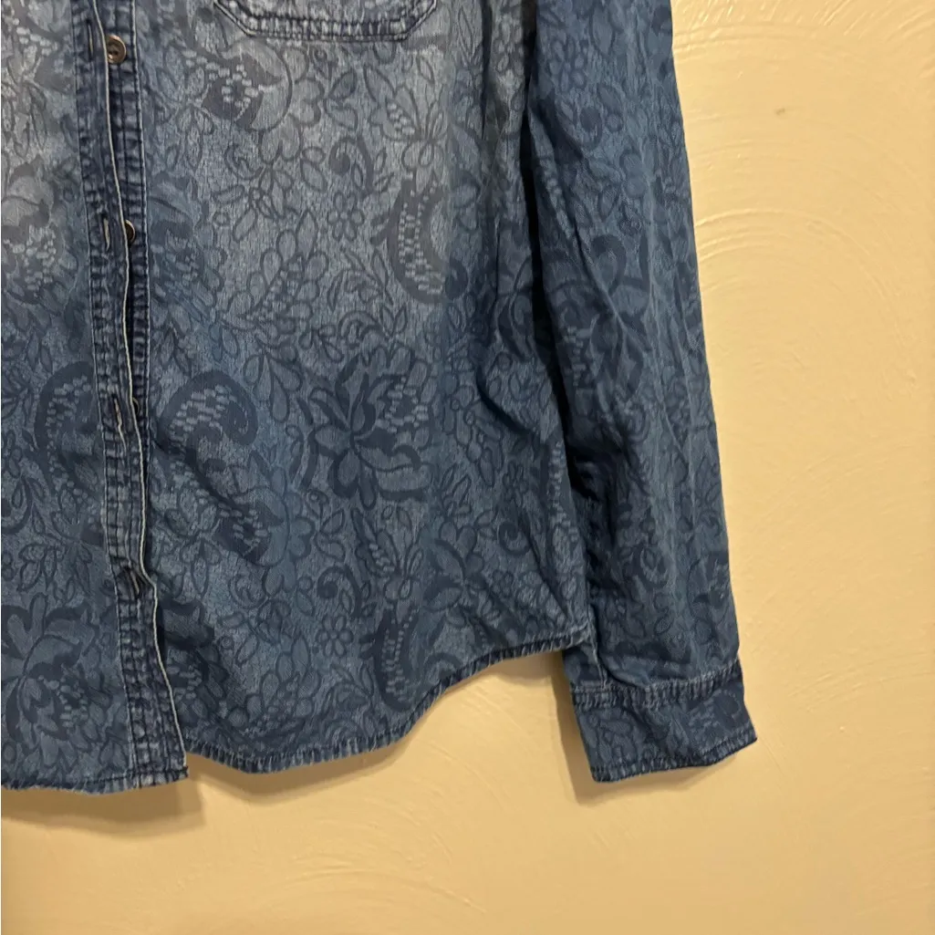 Christopher & Banks Floral Chambray Button Shirt Size Medium - Image 5