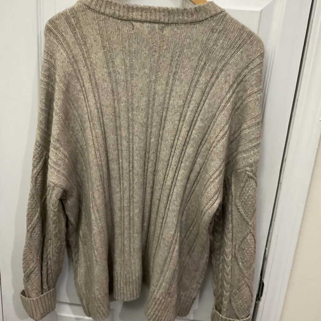 Cozy Cable Knit Sweater - Image 4