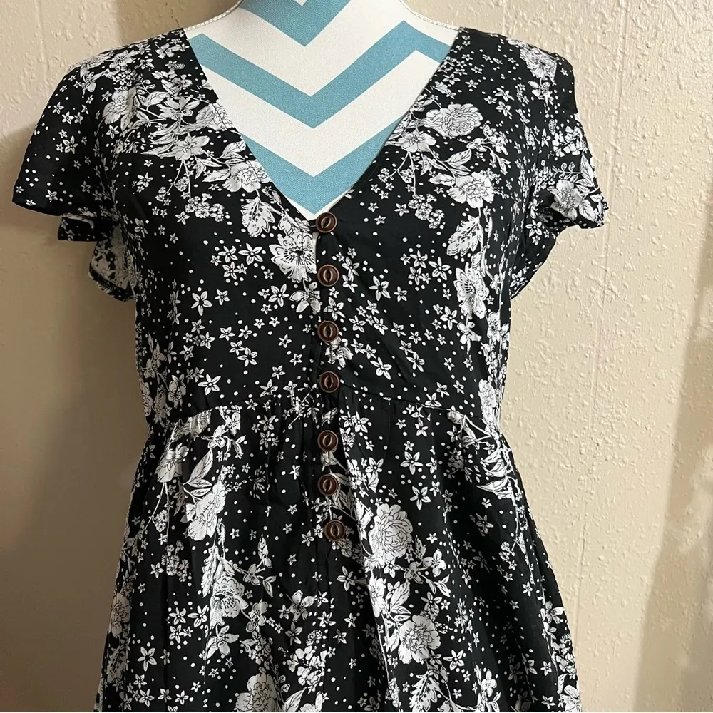 Skylar + Madison  Dress - Image 4